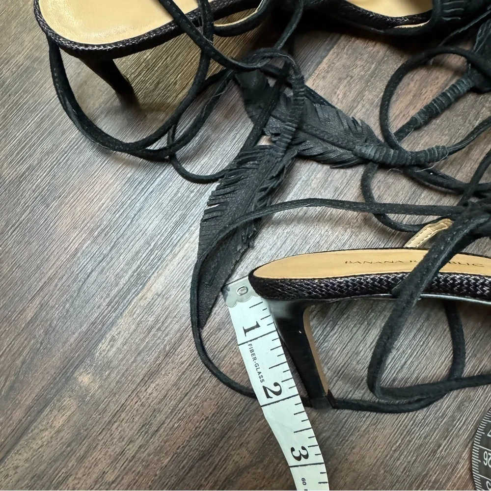Banana Republic Kitten Heels in Size 6